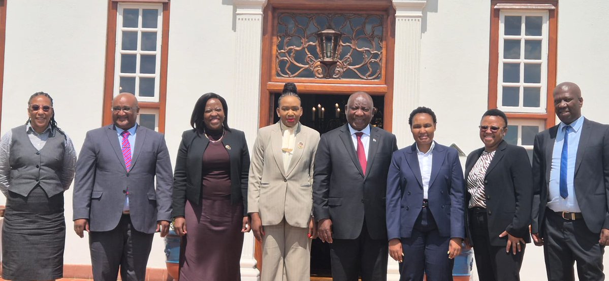 PresidencyZA's tweet photo. President @CyrilRamaphosa undertakes Ministerial Appraisals of Members of the National Executive as part of efforts to strengthen transparency and accountability in government.
 
On 22 September 2026, the President met with the Minister of Human Settlements, Ms Thembi Simelane, for her performance appraisal.