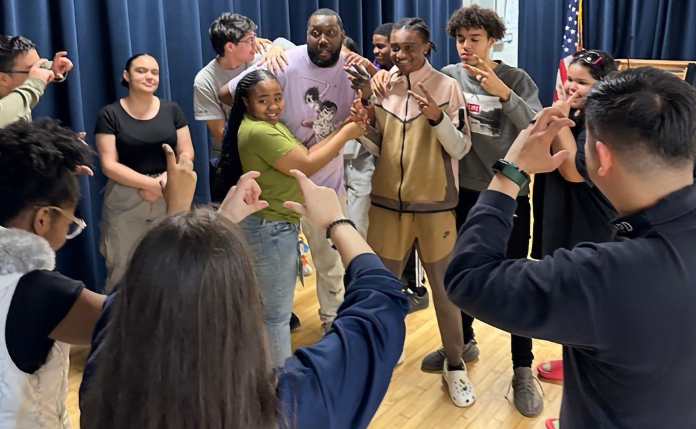 AllStarsProject's tweet photo. We’re hiring for 2 NY-based roles:🔹Program Mgr: lead youth programs, outreach &amp; events;🔹 Database &amp; Development Lead: support fundraising ops, donor data &amp; Raiser’s Edge NXT. Apply on our careers page here: https://t.co/GasNLVkVsQ
#AllStarsProject #Hiring #NYCJobs https://t.co/2TYx9D0iwy