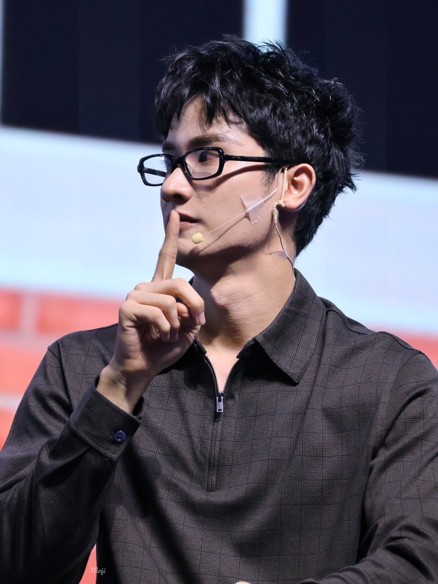 momiji_mig's tweet photo. No.1 

TAYTAWAN LH ON STAGE
#GMMTVLiveHouse 
#Tawan_V https://t.co/Oc5ibygqlr
