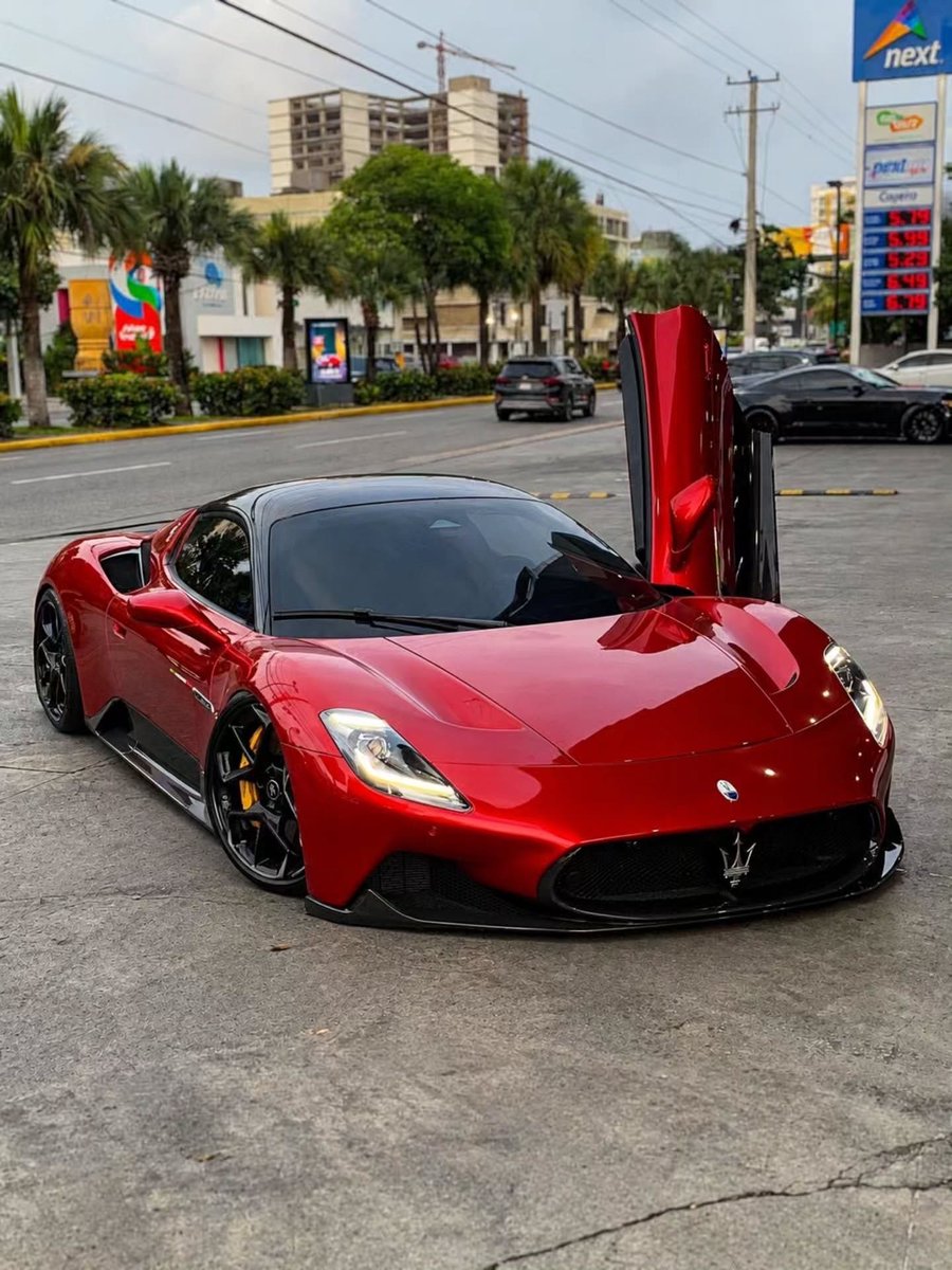 TheAutoHub's tweet photo. Maserati MC20 https://t.co/l5SCE0yhr4