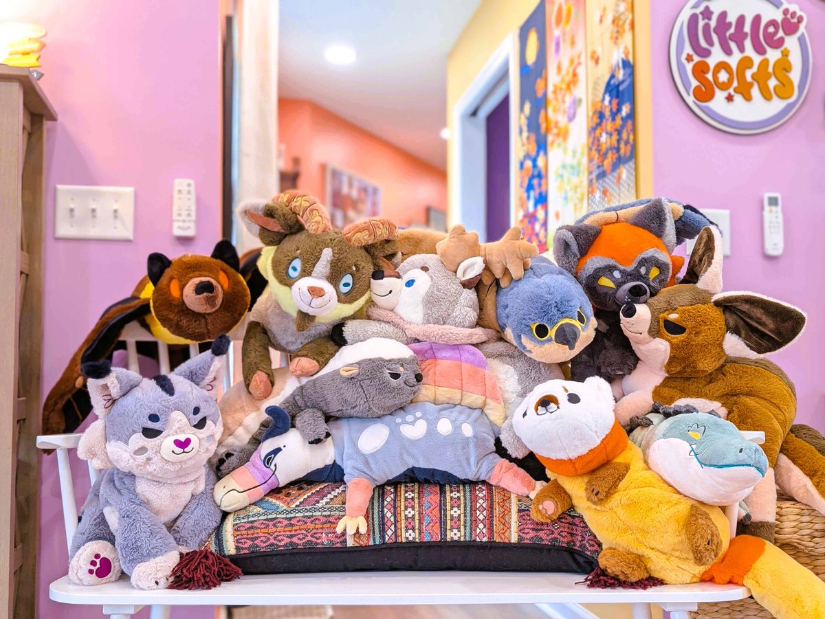 littlesofts's tweet photo. ✨✨BIG HUGS CAMPAIGN IS LIVE!!!!✨✨

2LBS WEIGHTED, GIANT FLOPPY CUDDLY SOFT PALS AWAIT YOU, IN ALL SHAPES AND ALL COLORS AND SO MANY SPECIES ❤️🧡💛

I've worked on this project ALL YEAR -- I hope you love them!!!!!!!!

https://t.co/TFxYr0F8Hr https://t.co/QiFpC2PGHt