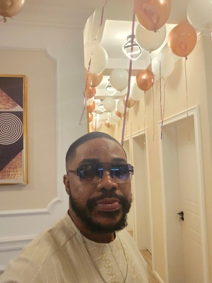 jayhemz's tweet photo. Bonafide Lagosian from Anambra. 

Where are my fellow Lagosians? https://t.co/3E74ExRhVF