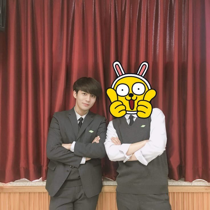 over2ay's tweet photo. 선배님 등교 좀 하세요 https://t.co/D5TOtwtZWf