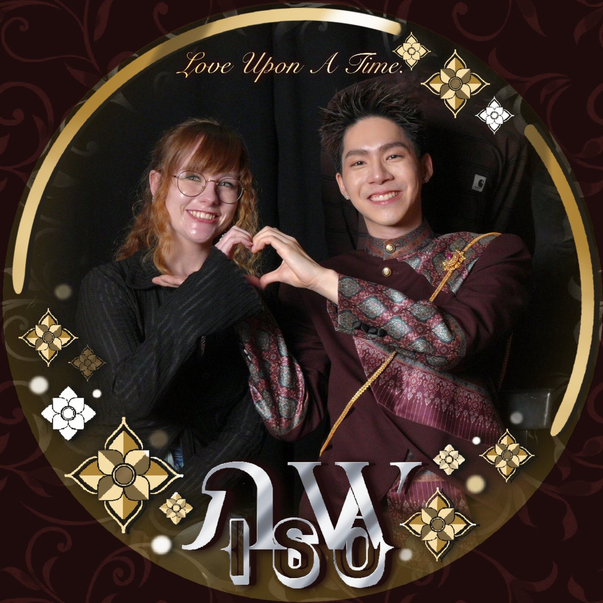 tracy_pttx's tweet photo. ✨ Love Upon A Time Era 💫
  Strangers with memories~

I'm not very photogenic... 😓 but NetJJ always are! 💖 Thankfully, their sincere smiles always brighten the final result 🌟

LOVE UPON A TIME EP7
#ภพเธอEP7

LOVE UPON A TIME IN BERLIN
#NetJJ_FMinBerlin 
#NetJJBerlinMoments https://t.co/8FnKekhT97