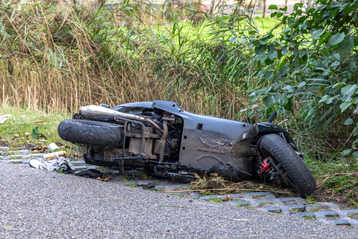 Scooterrijder gewond na ongeval in Jubbega