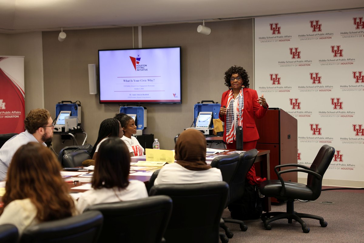 hobbyschooluh's tweet photo. The Civic Engagement Boot Camp included sessions on finding your civic purpose with @HoustonVoting, a Civic Escape Room with Engaged Voters, developing a voting plan with @BakerRipley, delivering public testimony with Mi Familia en Acción, and a mock election from @HarrisVotes. https://t.co/saQlmXLeCM