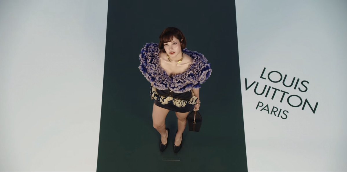 oyivelloud's tweet photo. ลิซ่าาาาาาาาาาาาาาาา

LISA LOUIS VUITTON SS27
#LISAxLVSS27 #LVSS27 
#LISAxLOUISVUITTON https://t.co/nuCWvRPxKY