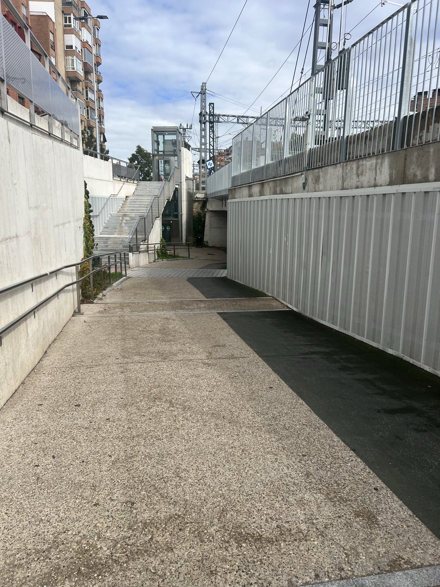 vertolucky's tweet photo. @ppopular Lo que da miedo son las obras que ha hecho @oscar_puente_ en su ciudad. Da terror https://t.co/47IZus2PNG