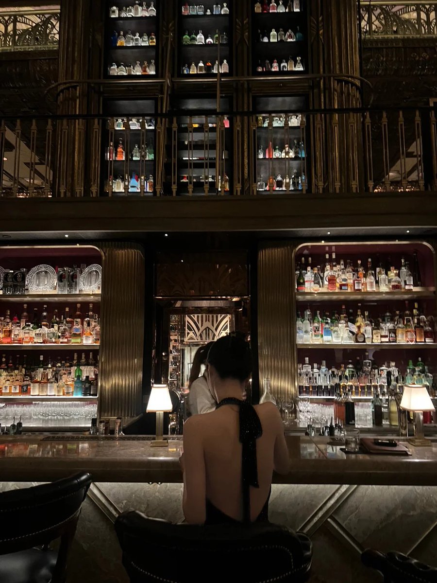 Fairy_Nim20's tweet photo. Had a martini at the location where Jay Chou filmed his music video. https://t.co/cnLZYiNXcS