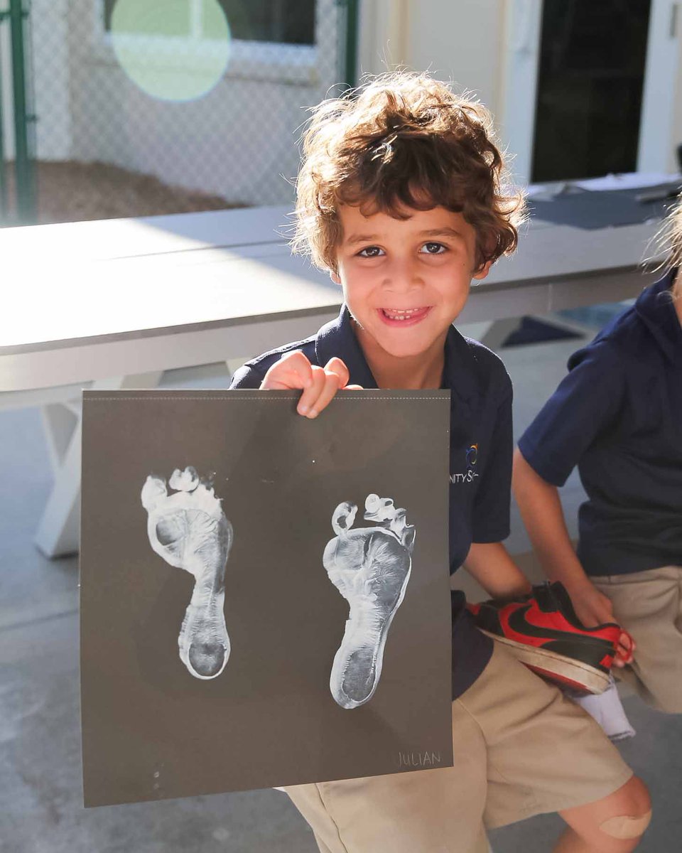 UnitySchoolFL's tweet photo. 👻 The Ghost Feet painting activity is definitely one of our favorite fall traditions in Kindergarten! 👣🎨 Our little artists had so much fun painting their feet to make spooky ghost prints. We love seeing their giggles and festive creativity! 💙🧡

#UnitySchoolFL #DelrayBeach https://t.co/qFVJiW3sFx