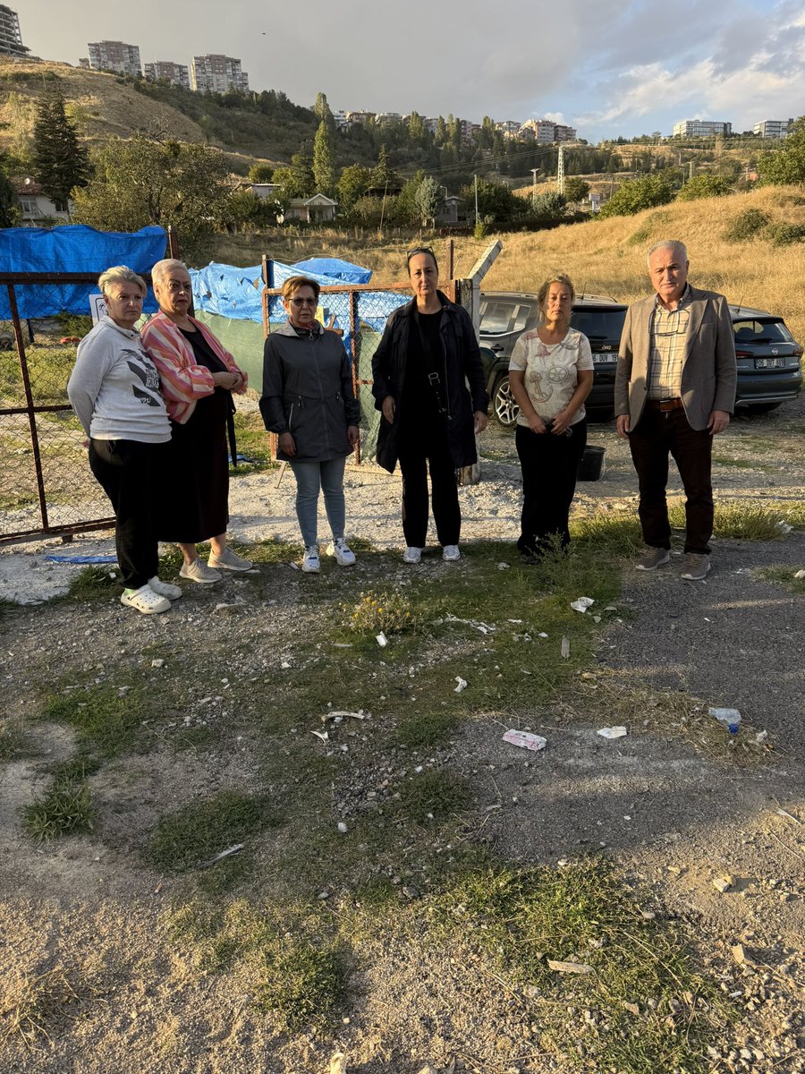 haydarozkan06's tweet photo. HAYVAN DÜŞMANLIĞI BİR CAN DAHA ALDI!

Ankara Çankaya İmrahor Vadisi’nde, yaşam alanı olan Elif Hanım’ın alanına ve canlarına yönelik saldırı gerçekleştirildi.

📌 Alanın telleri kesildi, kapısı açıldı.

📌 Canların bulunduğu alana girilerek hayvanlara ve yaşam alanına zarar verildi.

📌 Saldırı nedeniyle canını kurtarmaya çalışan bir can hayatını kaybetti.

Kaybolan canlardan birini arama çalışmaları sonucunda bulduk. Bir canımız ise hâlâ kayıp ve aranıyor.

Olayla ilgili karakola şikâyette bulunuldu.

@AnkaraValiligi’nden talebimiz;

📌 Olayla ilgili kapsamlı bir soruşturma başlatılması,

📌 MOBESE ve çevredeki güvenlik kameralarının titizlikle incelenmesi,

📌 Fail ya da faillerin tespit edilerek adli mercilere teslim edilmesi,

📌 Sorumlular hakkında gerekli yasal işlemlerin yapılmasıdır.

Bir canın daha yaşamını yitirmemesi için bu olayın tüm yönleriyle aydınlatılmasını ve sorumluların hukuk önünde hesap vermesini talep ediyoruz.

Yaşam hakkı sahipsiz değildir.

@tcbestepe @TC_icisleri @TCTarim @adalet_bakanlik @ankaratarim @EmniyetAnkara @ankaradkmp @DKMPAnkara