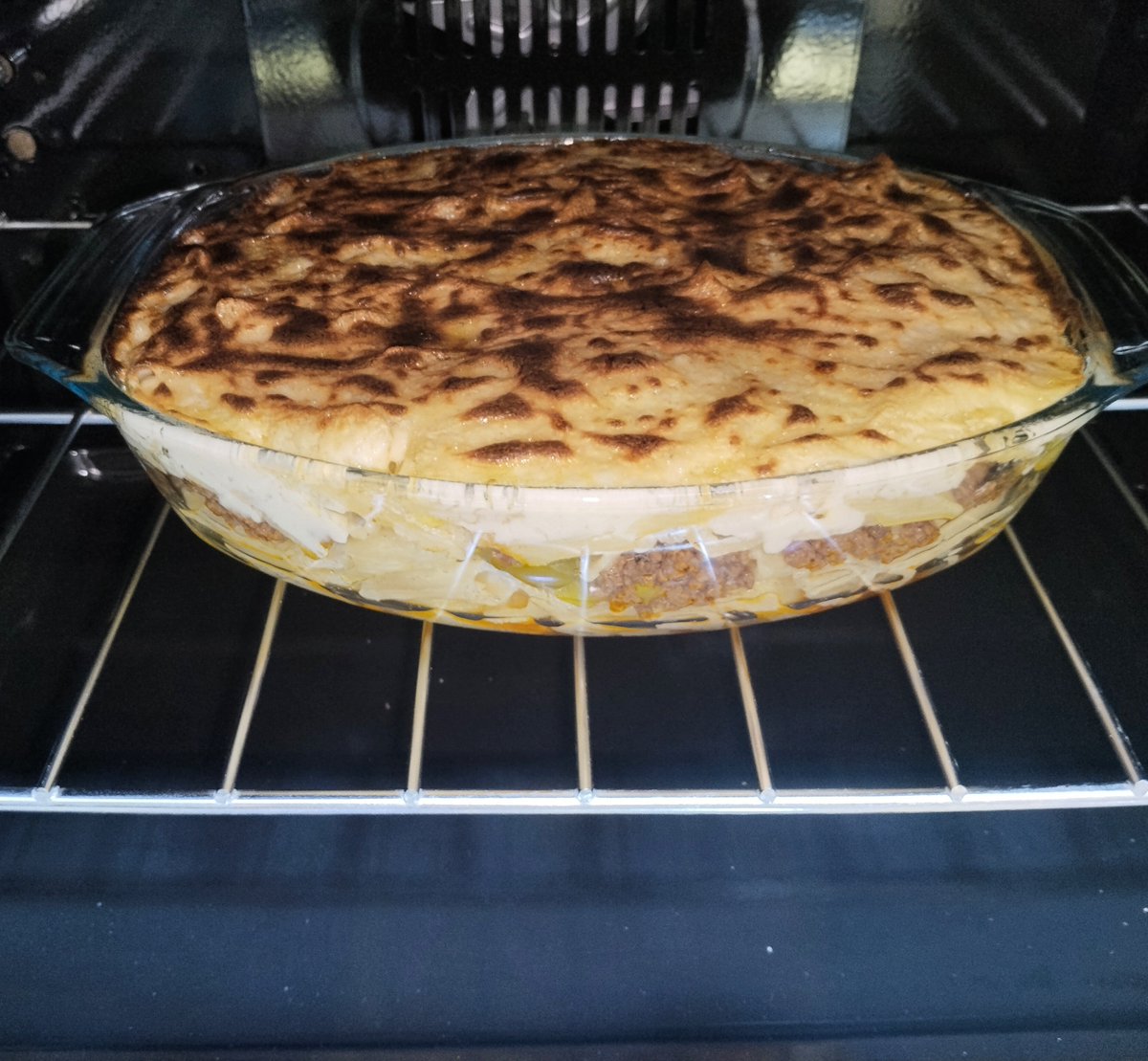 lolycatch's tweet photo. hit a cold bath, made coffee n corn, my bf cooked dinner, AC on 16.. started journaling today, IDK what mess I just created, but lowkey it kinda ate for a first attempt :D
دلوقتي هنام في سلام https://t.co/mcCYQ9vXuh