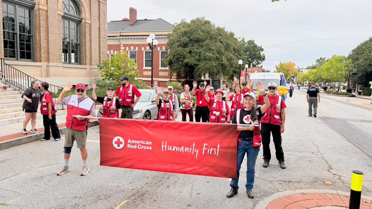 RedCrossSC's tweet photo. Over the weekend, our American Red Cross of South Carolina Upstate employees and volunteers participated in the Anderson County Bicentennial Parade. It was a wonderful day of community, celebration, and service. https://t.co/Xyf5inP9Dv