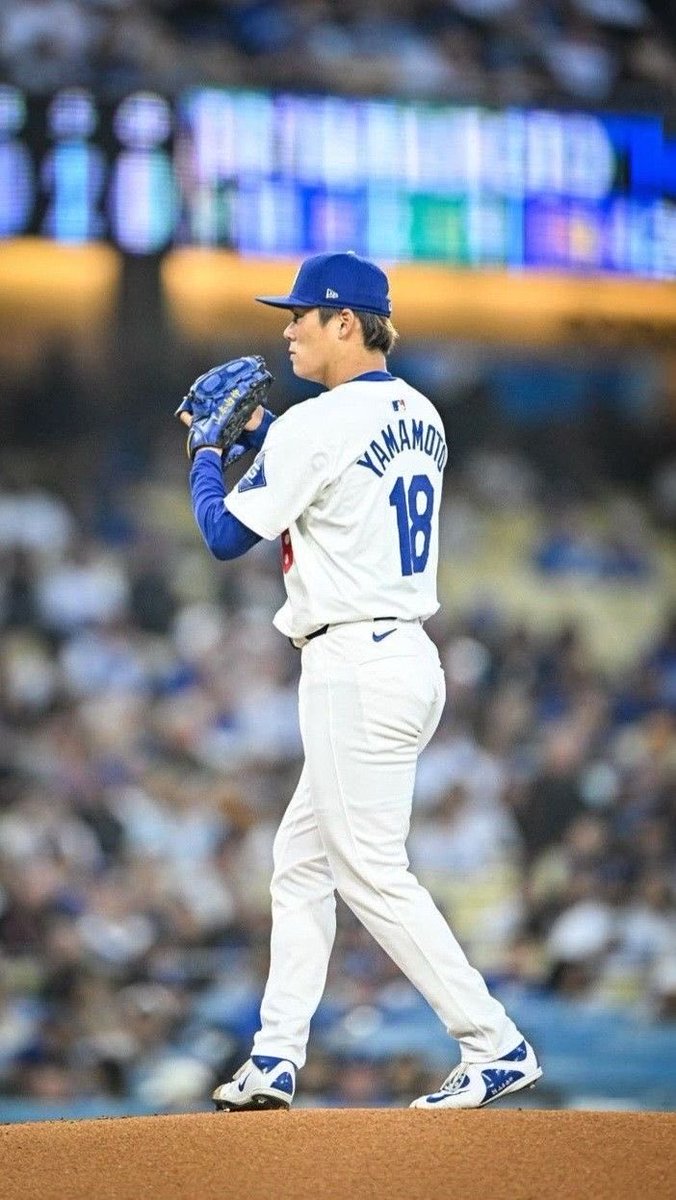 larabasado's tweet photo. Hoy lanza el mejor lanzador de toda la MLB. 

No lo digo a la ligera. 

El mejor lanzador no es el que tiene mejor ERA. Ni el que tiene más ponches.

Es el más clutch, el que está donde tiene que estar en la hora cero. El que hace el trabajo cuando todos tienen miedo de hacerlo. https://t.co/OX94uFUszi