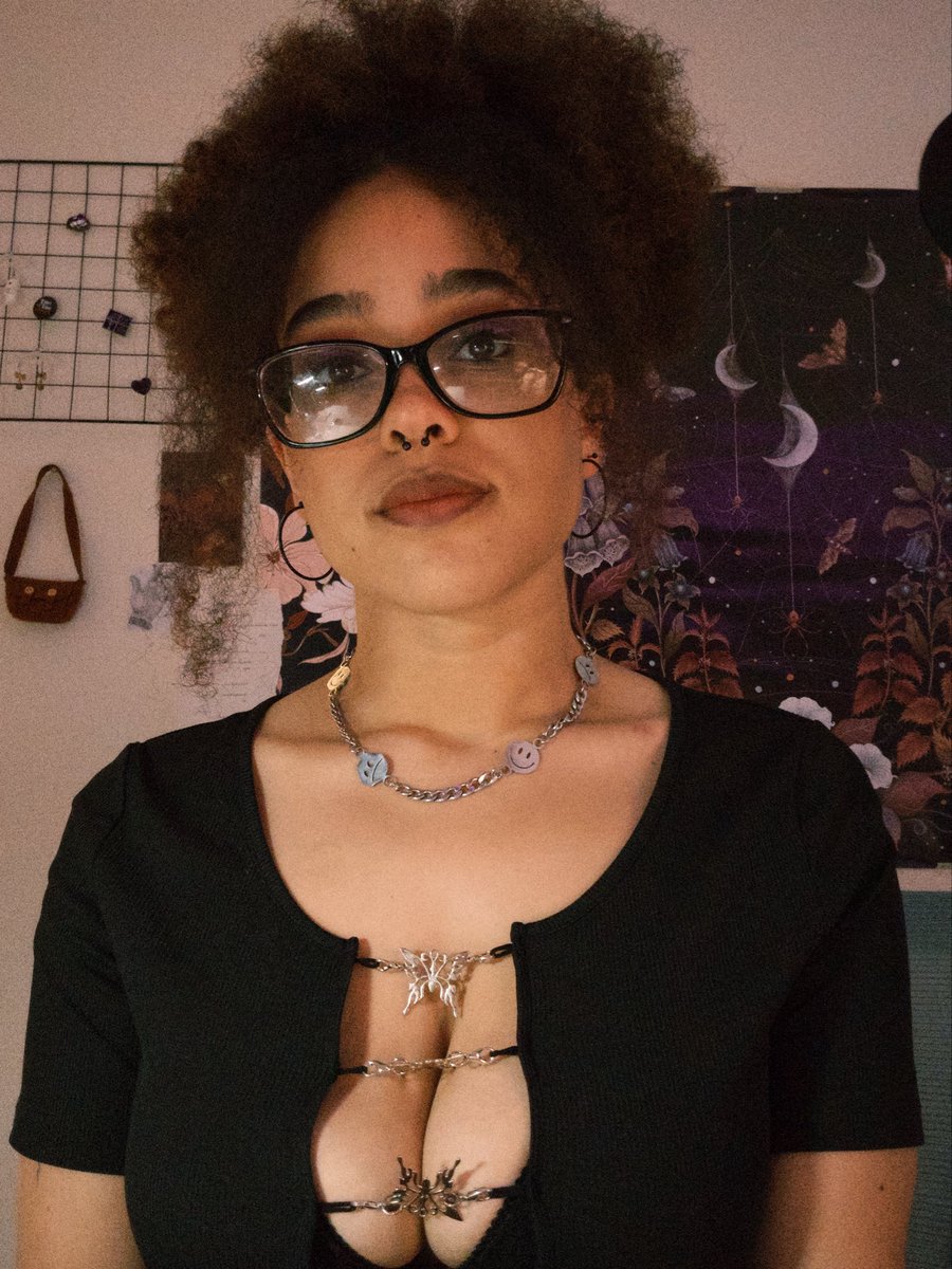 queersocks666's tweet photo. Mommy? …Mommy 🖤 https://t.co/G4v3b8Lr7L