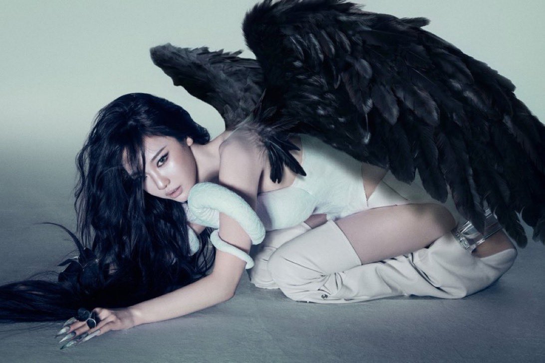 minjilaced's tweet photo. everyone forgot how sickening the concept pics were for WDA https://t.co/OqSQZAbus6