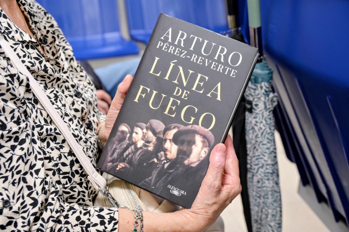 HUVV_SAS's tweet photo. 🔵Nuestros pacientes ingresados han podido disfrutar hoy de estas donaciones de libros para hacer más amable su estancia.

Gracias a @ILUNION por su inmensa labor social♥️
@saludand @gerenteclinico @MalagaJunta @juanmirebollo @soniahv77 https://t.co/hzUqLNeFnL
