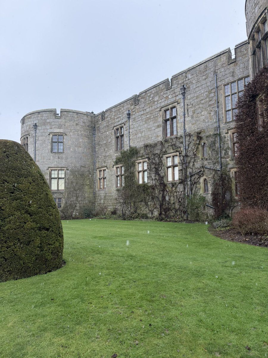 castlehunteruk tweet picture