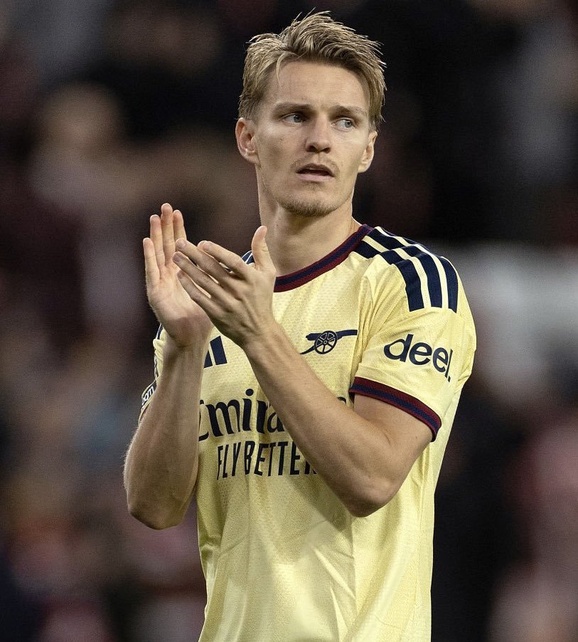 Whitetalker95's tweet photo. 🚨 𝐎𝐅𝐅𝐈𝐂𝐈𝐀𝐋: Martin Ødegaard has been named the Arsenal Player of the Month for September 2026. ✅🇳🇴 https://t.co/vDaP0FJvaQ