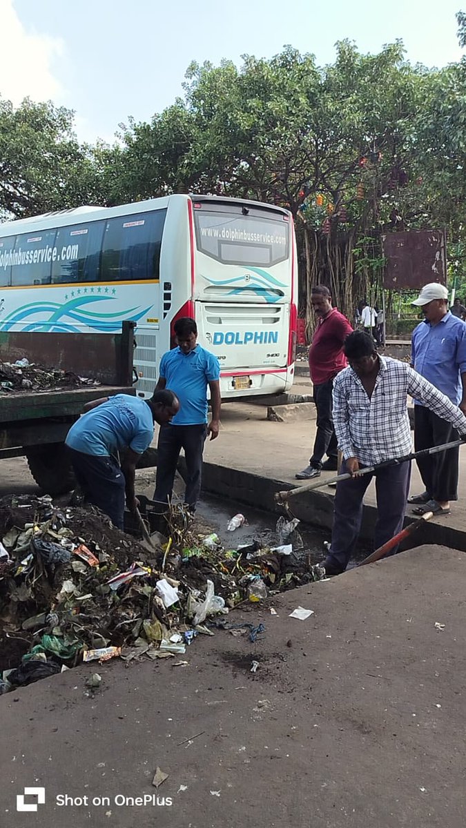 paradipport's tweet photo. 🧹 Special Campaign 6.0 | Swachhata Mein Sahbhag

As part of Special Campaign 6.0, the Engineering Department, Paradip Port Authority conducted a cleanliness and sanitation drive at the Bus Stand area.

The initiative reflects PPA’s continued commitment to cleanliness, hygiene and a cleaner, healthier environment under the Swachhata Mein Sahbhag campaign.

@shipmin_india @DARPG_GoI @PIB_India @PIB_ShipMin @PIBodisha 

#SpecialCampaign6 #SwachhataMeinSahbhag #SwachhParadip #ParadipPort #CleanlinessDrive