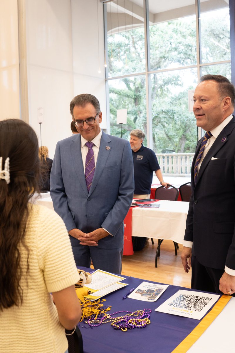 LSUHSS's tweet photo. ⚖️ The best way to end #GeauxPreLaw Week 2026: The LSU Law School Information Fair! 
Students interested in law school had the opportunity to connect with representatives from more than 70 law schools from across the country. https://t.co/leT7jP2i3N