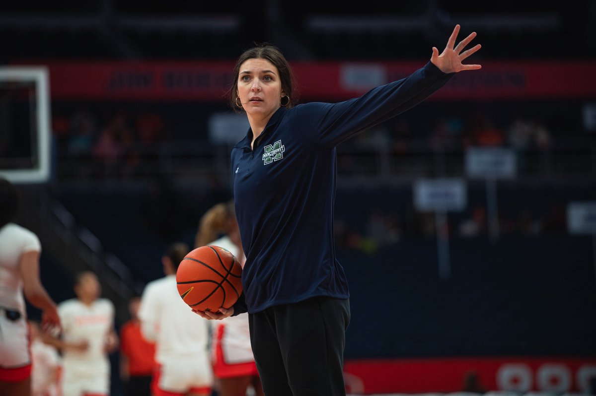 HurstWBB's tweet photo. Happy National Coaches Day to all our incredible coaches!

#RollLakers☘️ https://t.co/f2dcHgGeNB