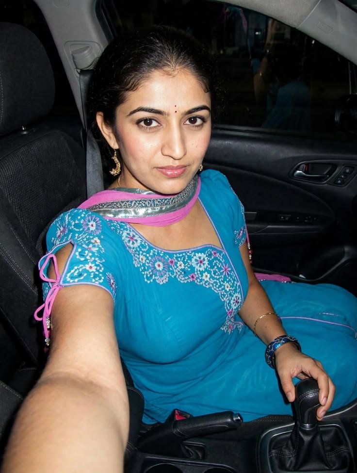 stud_010_'s tweet photo. Anjali Bhabhi     Or           Daya Bhabi https://t.co/hTvDqhIbmc