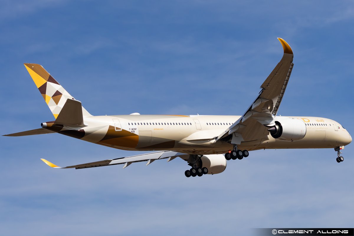 CAlloing's tweet photo. Third test flight completed this afernoon for the newest @Airbus #A35K for @etihad #A6XWP ! replay #AIB03NP on @AirNavRadar ! #Avgeeks #Avgeek https://t.co/VqI0SFLtD8