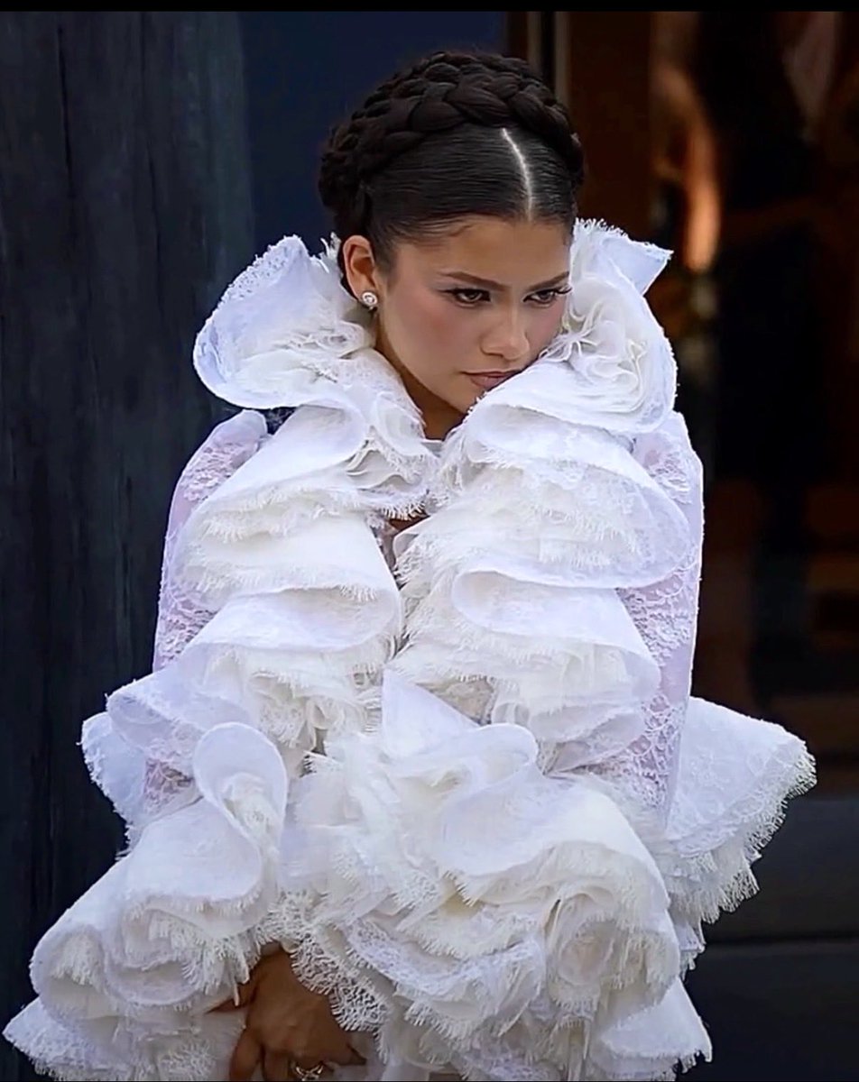 zenisball's tweet photo. custom jacket so fab she had to run it back https://t.co/SY3kevWFzS