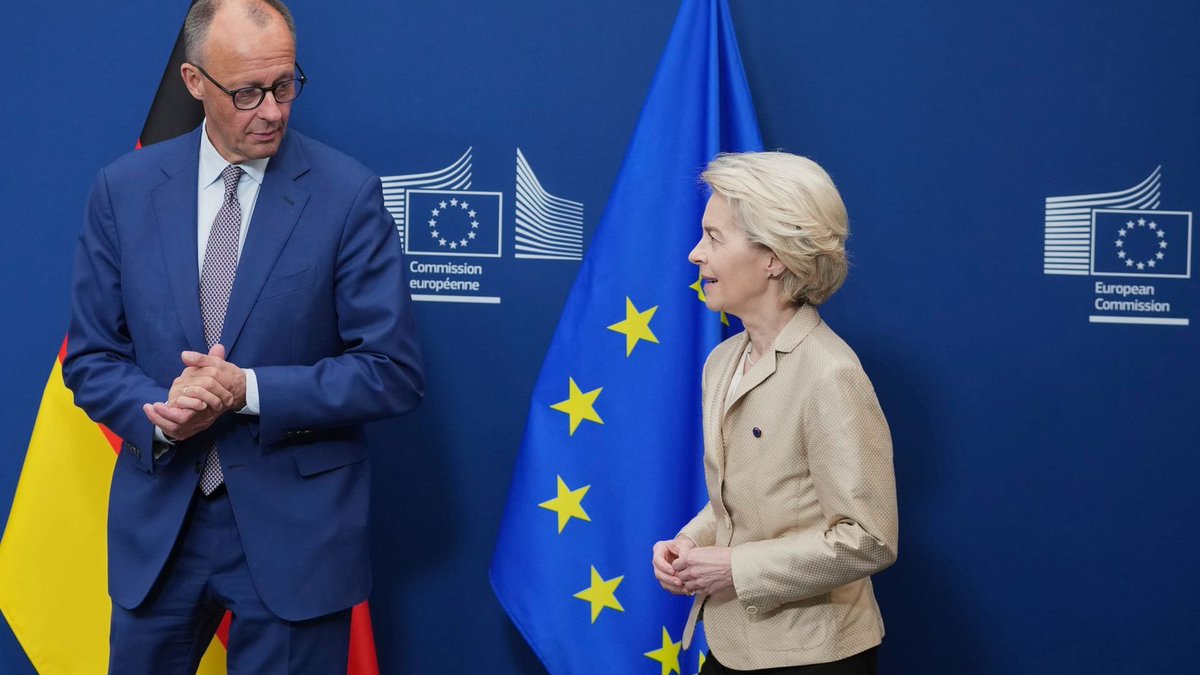 RatkoR2's tweet photo. 🇩🇪 🇪🇺
"Wenn ein Narr Macht erlangt, ist das Erste, was er tut, den Weisen zum Schweigen zu bringen. Das Nächste, was er tut, ist, andere Narren um sich zu scharen. Das Letzte, was er tut, ist, die Nation zu zerstören."
Platon https://t.co/sHCV7OnaU2