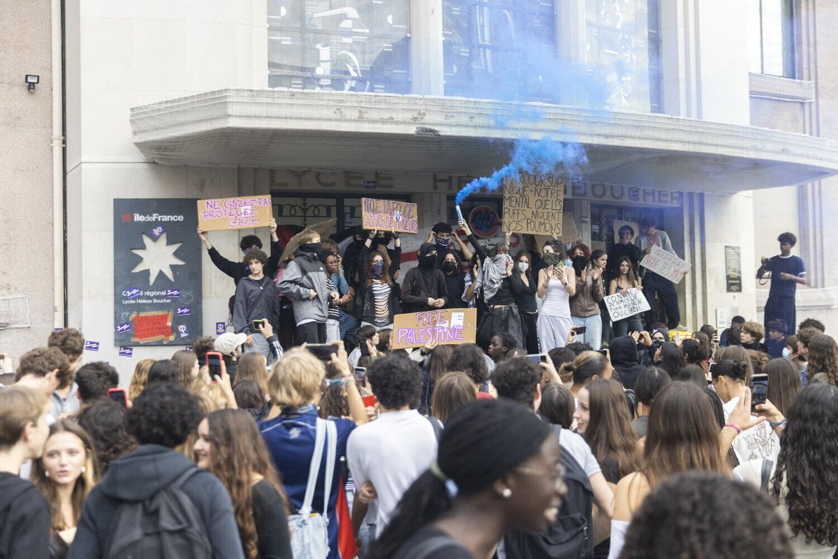 humanite_fr's tweet photo. Un membre du service d’ordre de la CGT blessé au visage par une grenade de désencerclement

 Suivez en direct l’acte III de la mobilisation 
➡️ https://t.co/ilUNT6iSSo https://t.co/bjbYOawHzk