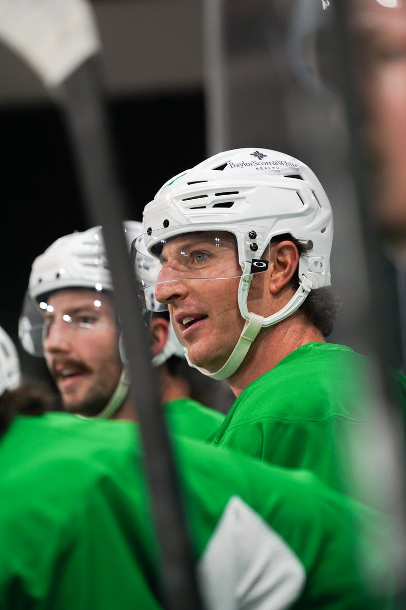 TexasStars's tweet photo. back to work! 💪 https://t.co/LRhTJnlqC1