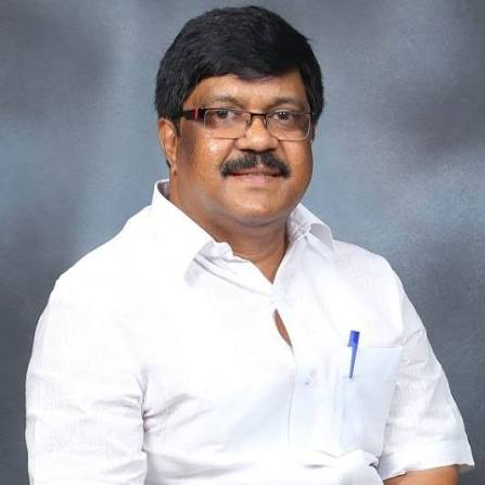UttarandhraNow's tweet photo. 🚨
రుషికొండ గీతం భూముల వ్యవహారం..
గ్రేటర్ లో జరుగుతున్న భూ కబ్జాల మీద, విశాఖ ఉక్కు ప్రైవేటీకరణ అంశాల మీద తన పత్రిక "లీడర్" లో ప్రచురించిన
ప్రఖ్యాత సీనియర్ జర్నలిస్టు రమణ మూర్తి గారి మీద అనేక కేసులు నమోదు.
#Leader #RamanaMurthy https://t.co/vbN0SMdaL0