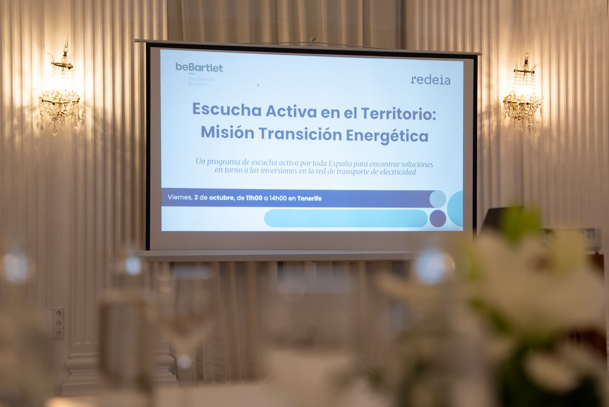 ITERtenerife's tweet photo. ⚡️Participamos en la mesa de trabajo impulsadas por Redeia y beBartlet para abordar los retos de la red eléctrica en #Canarias.

Guillermo Galván, coordiandor del dpto. de Eólica, compartió experiencia y propuestas junto a otras instituciones, empresas e industria. https://t.co/Ij5zqRm4Wc
