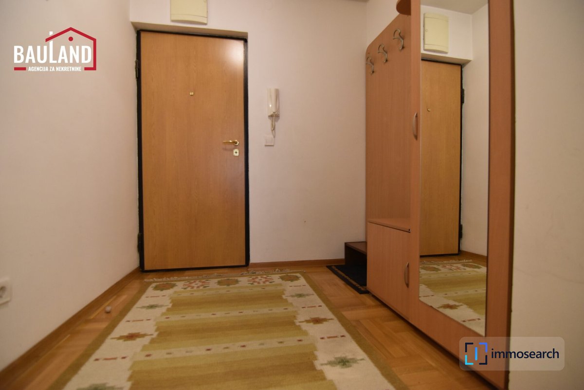 TraumImmos's tweet photo. 2-Zimmer-Wohnung in Čengić Vila für 850 BAM Miete: 64m2, Lift und Garage im Haus. Möbliert, mit geschlossenem Balkon und zentraler Gasheizung.
Mehr erfahren: https://t.co/Thc0LDFx2t
#NovoSarajevo #CengicVila #Wohnung #Miete #64m2 #850BAM https://t.co/FDdL4BtNIF