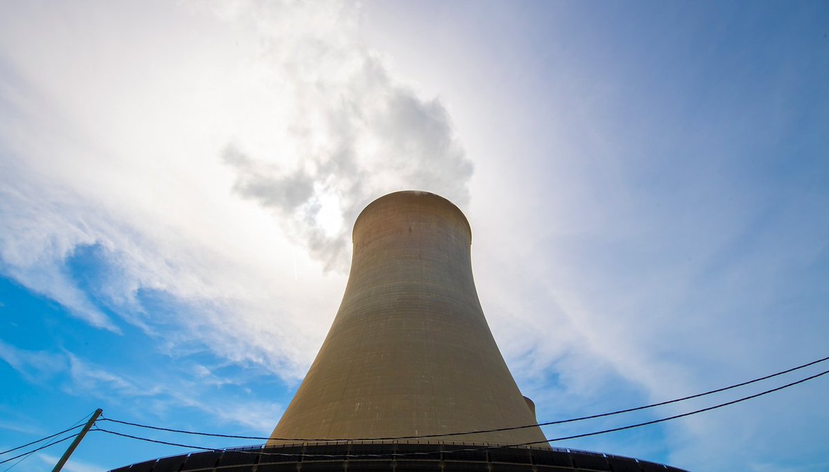 zorgresearch's tweet photo. Google just signed a 20 year nuclear PPA with $CEG 

3,590 MW, 890 MW of new uprates at 11 PJM units, >$4.3B of investment. 

CEG +12.9%. 

The message is clear: hyperscalers will pay premium for power that never stops. 

Existing nuclear just got repriced from boring utility to scarcity asset. 

$VST +9.5% on the $4.2B DOE loan for 433 MW of uprates.