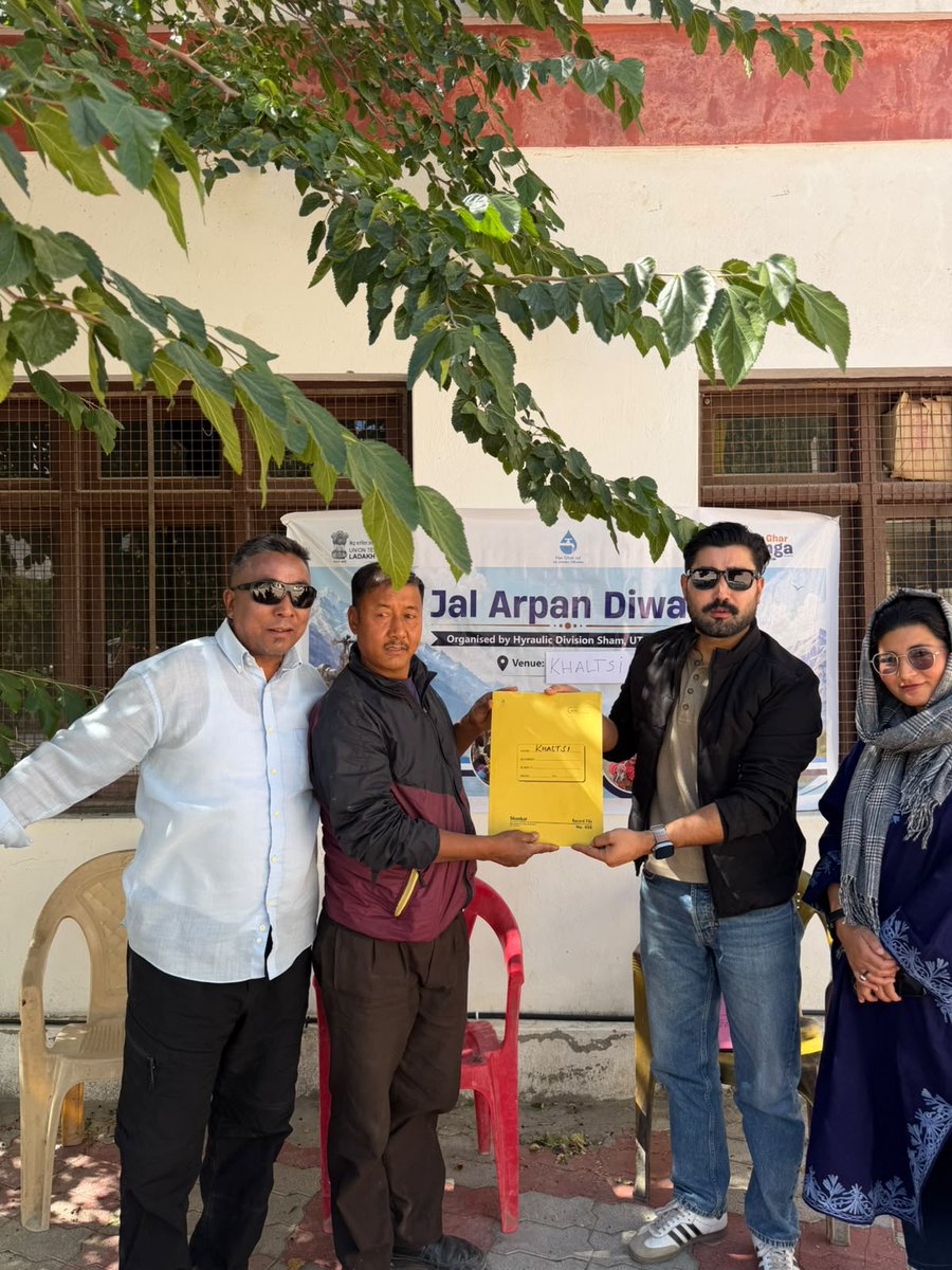 ice_leh's tweet photo. #JalArpanDiwas was observed at Khaltsi, the administrative headquarters of Sham Valley, a populous village in western Ladakh with its commercial activities and at Skindyang  village. An MoU was exchanged, followed by a water pledge and other core agenda of the event. https://t.co/TvhY3mq2hd