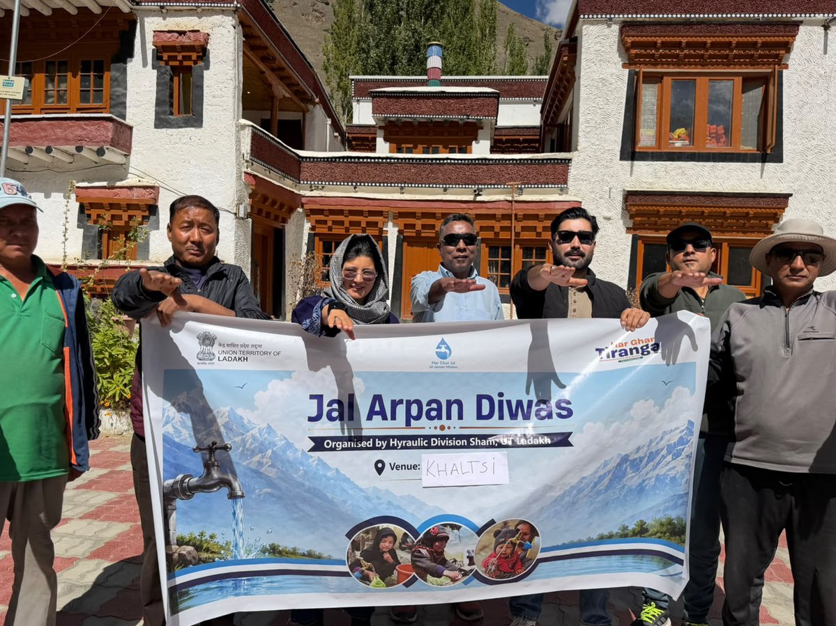 ice_leh's tweet photo. #JalArpanDiwas was observed at Khaltsi, the administrative headquarters of Sham Valley, a populous village in western Ladakh with its commercial activities and at Skindyang  village. An MoU was exchanged, followed by a water pledge and other core agenda of the event. https://t.co/TvhY3mq2hd