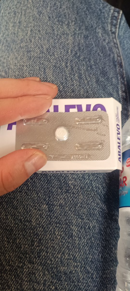 tatli_biri3's tweet photo. Arkadaşlar çok korkuyorum kardeşimin çantasında bunu bulduk annem kıyameti kopardı ne bu bilen var mı? https://t.co/UVDFqT4zho