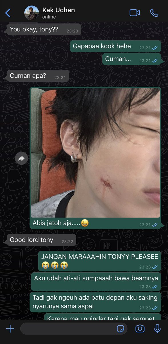 ychansyonz's tweet photo. Another episode from syongton mantan kandung.

Dalam edisi reaksi kaka syong pas tau ton jatuh dari beam di kampus😅😅😅😅😅😅 https://t.co/bImldO6rfm