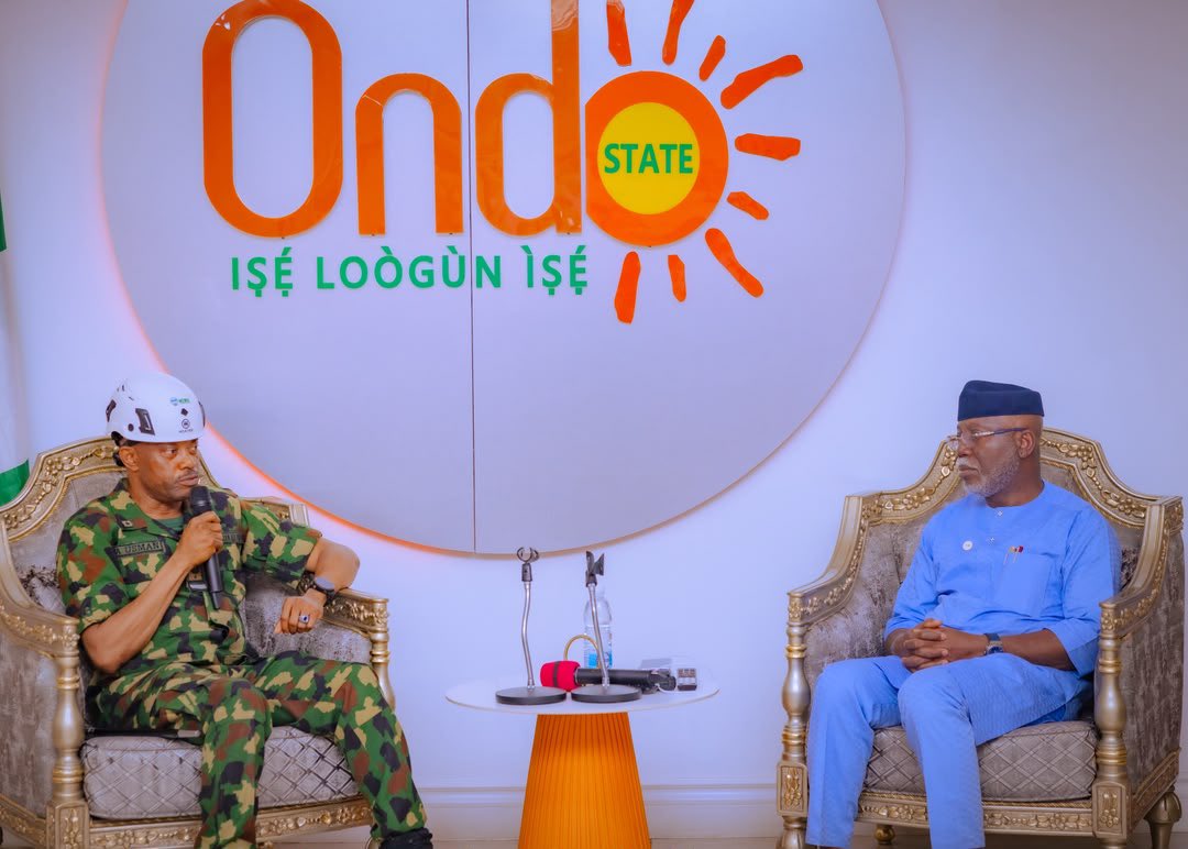 OndoStateOnline's tweet photo. GOV AIYEDATIWA PLEDGES FULL SUPPORT FOR AIRCRAFT CRASH RECOVERY OPERATION

Ondo State Governor Lucky Orimisan Aiyedatiwa has pledged the state government’s full support to ongoing search and recovery efforts following the Nigerian Air Force aircraft crash in Igbokoda, Ilaje Local Government Area.

Receiving a briefing from NEMA’s Director of Search and Rescue, Air Commodore Bature, in Akure, Governor Aiyedatiwa described the incident as a national tragedy and a great loss to Nigeria, commiserating with the families of the fallen officers.

The Governor noted the difficult swampy terrain of the crash site and commended local residents, security agencies and emergency responders for their efforts. He disclosed that he had directed immediate mobilisation after receiving news of the crash and said he would visit Igbokoda to assess the situation and support continued recovery efforts.

NEMA said three swamp buggies have been deployed to improve access to the crash site and aid recovery of the aircraft wreckage. The operation involves NEMA, SEMA, the Nigerian Air Force, Navy, Army, Police and local residents.

Governor Aiyedatiwa also acknowledged President Bola Ahmed Tinubu’s declaration of three days of mourning for the deceased personnel and assured all agencies involved of the state government’s continued support.