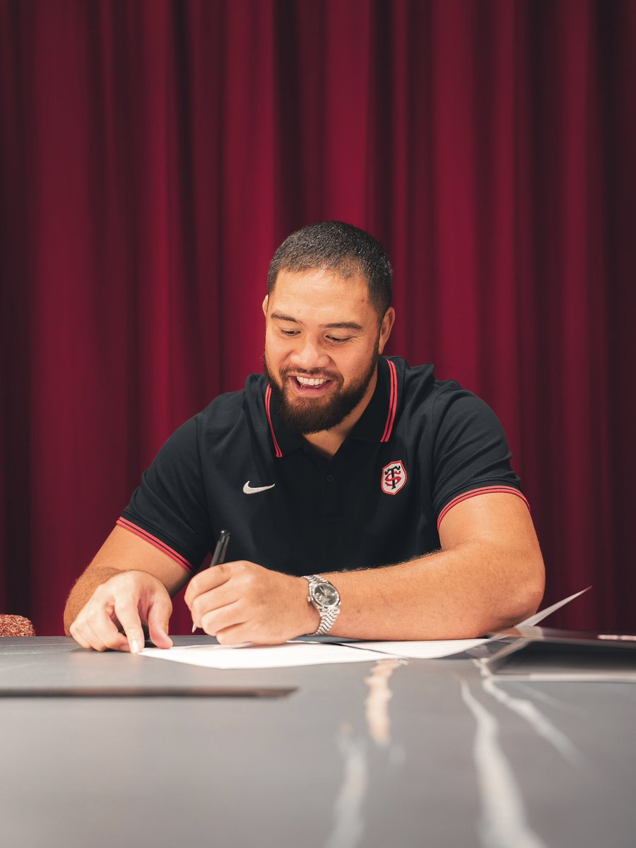 StadeToulousain's tweet photo. 𝗠𝗘𝗔𝗙𝗢𝗨 𝟮𝟬𝟯𝟮 🔴⚫️

Notre deuxième ligne international portera le maillot toulousain pour 5️⃣ saisons supplémentaires 🤝 https://t.co/uiQGerFfHy