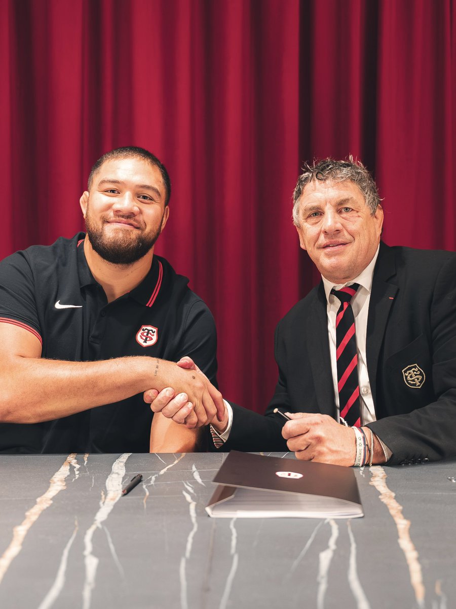 StadeToulousain's tweet photo. 𝗠𝗘𝗔𝗙𝗢𝗨 𝟮𝟬𝟯𝟮 🔴⚫️

Notre deuxième ligne international portera le maillot toulousain pour 5️⃣ saisons supplémentaires 🤝 https://t.co/uiQGerFfHy