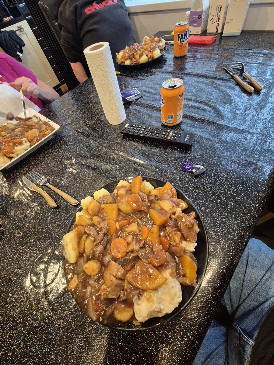 justjamie1983's tweet photo. Up the parents house for a stew and Mums new scooter!
#parents #lambstew #redcar #justjamie https://t.co/8vUfMjYfYT