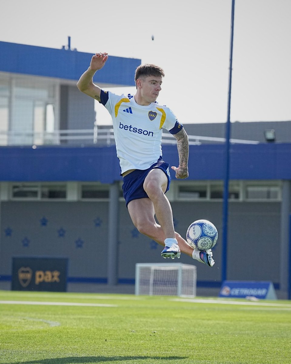 BocaJrsOficial's tweet photo. ¡Dale Boca, que se viene lo lindo! 👊 https://t.co/gyFHh8MVcs