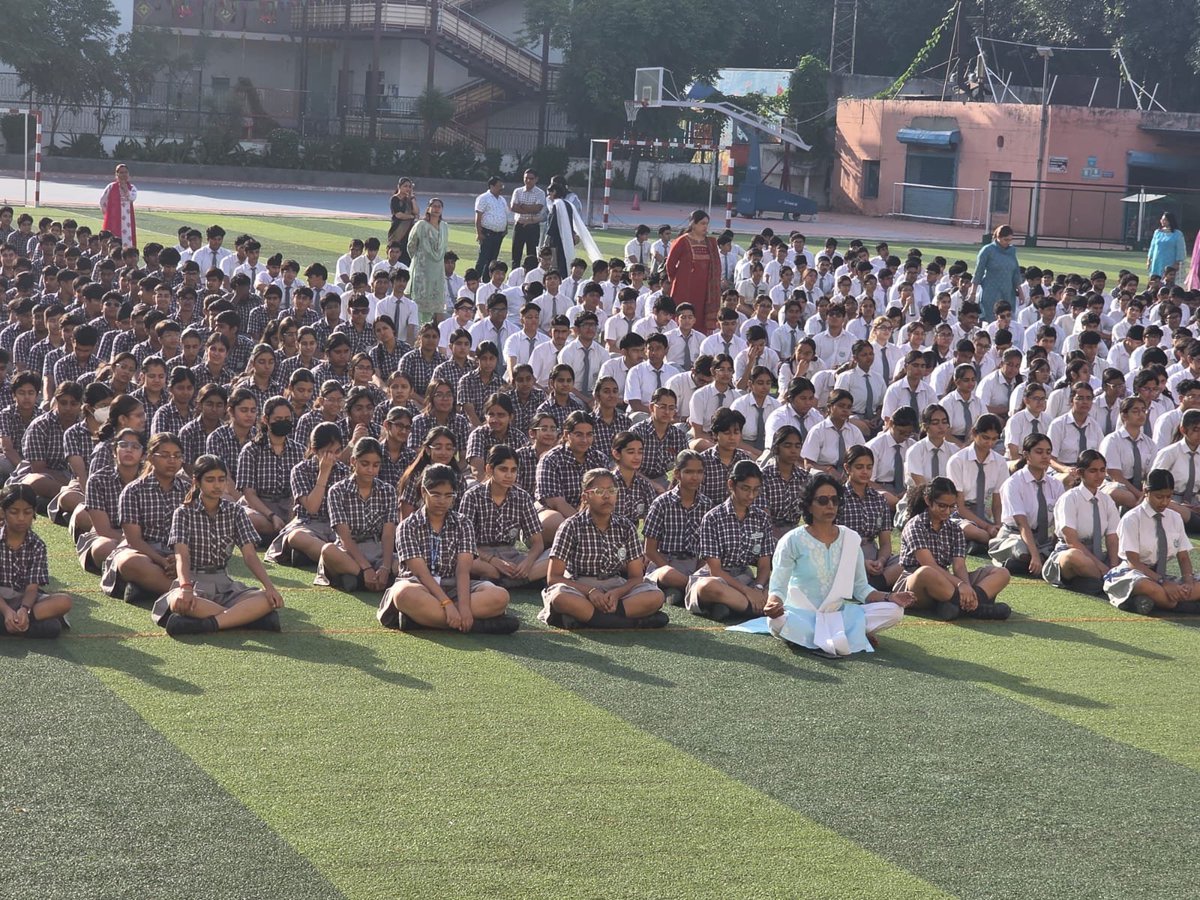 ItlSchool tweet picture