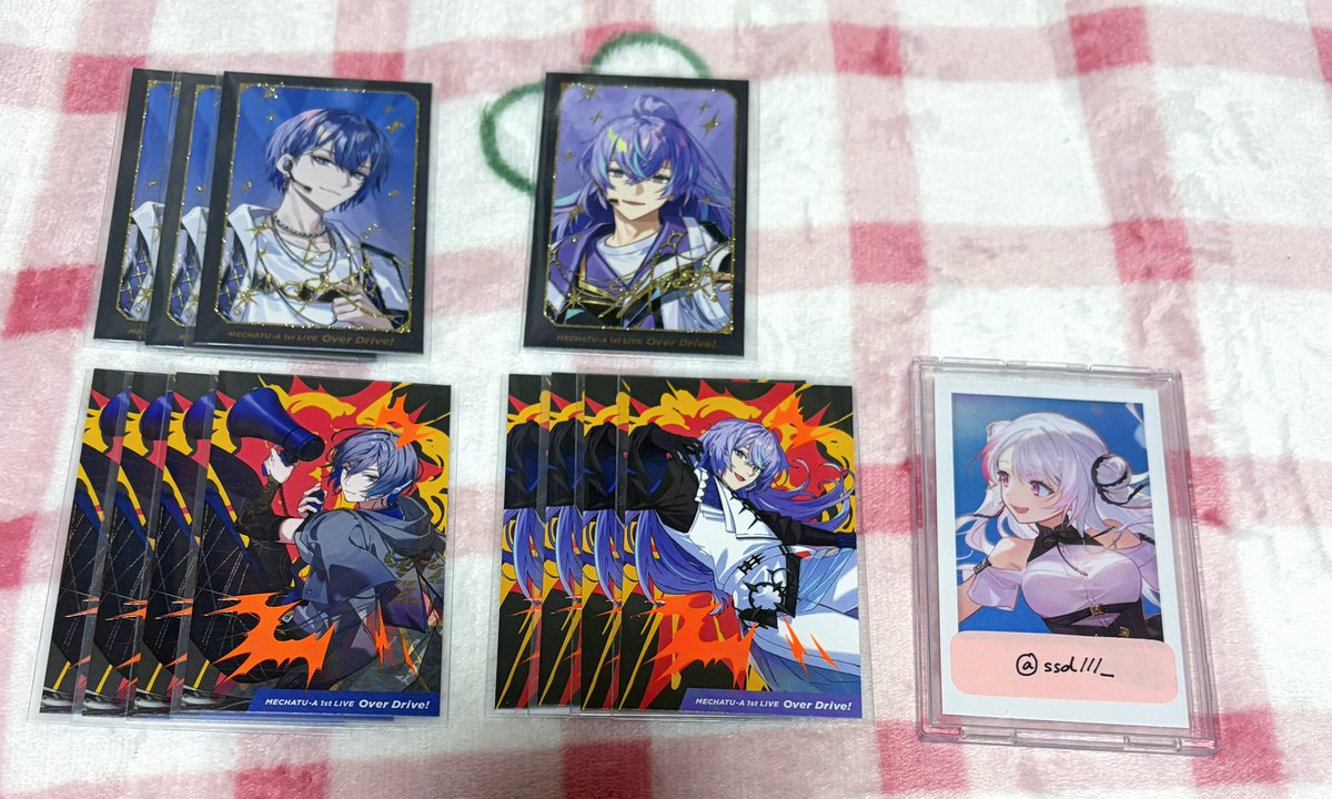 ssd111__'s tweet photo. にじさんじ MECHATU-A 1st LIVE Over Drive! ランダム カード チェキ 缶バッジ Dytica Oriens 買取 譲渡 グッズ

求⌇定価+送料

譲⌇画像

✦︎ Rチェキ アイドル衣装は単体×
✦︎ 缶バッジは当方指定(別種品物)抱き合わせ可能な方最優先

友人分+余剰分のお譲りのためご了承いただける方のみ https://t.co/TGqklJYeti