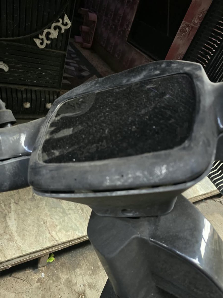 saamir54's tweet photo. My Ola S1 Pro 2nd Gen caught fire. At Ola Dilshad Garden, Store Manager Rajeev Sharma promised me a new scooter as compensation and asked me not to post the fire video on social media.

Almost a month later, he has completely backed out of his promise.@bhash
@consaff
@inidhikhare https://t.co/mHtIbEw61K