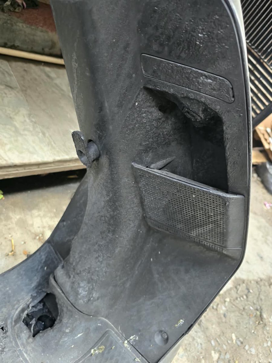 saamir54's tweet photo. My Ola S1 Pro 2nd Gen caught fire. At Ola Dilshad Garden, Store Manager Rajeev Sharma promised me a new scooter as compensation and asked me not to post the fire video on social media.

Almost a month later, he has completely backed out of his promise.@bhash
@consaff
@inidhikhare https://t.co/mHtIbEw61K