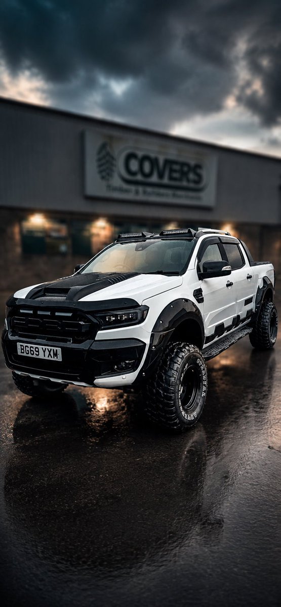DouglasLwangaUg's tweet photo. As the dollar is shooting high, Former Manager to Spice Diana, Manager Roger has acquired a brand new ride, Ford Ranger (T6 generation) Congragulations manager Roger. #NBSAfter5 https://t.co/qSkNTiTpZq